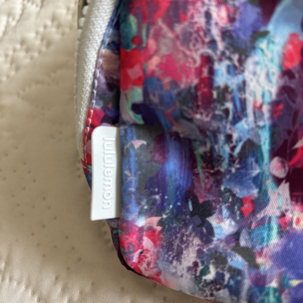 Lululemon Everywhere Belt Bag 1L Multi Color 7.5"x 2"x 5" Fanny Pack Unisex - Picture 2 of 8